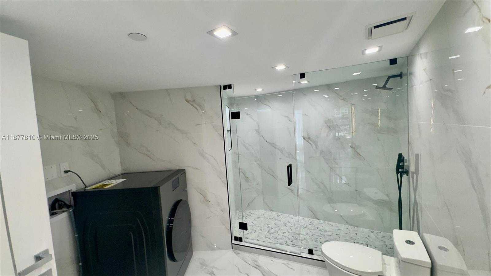 Small Image of 3500 MYSTIC POINTE DR #1107, Aventura Number 28