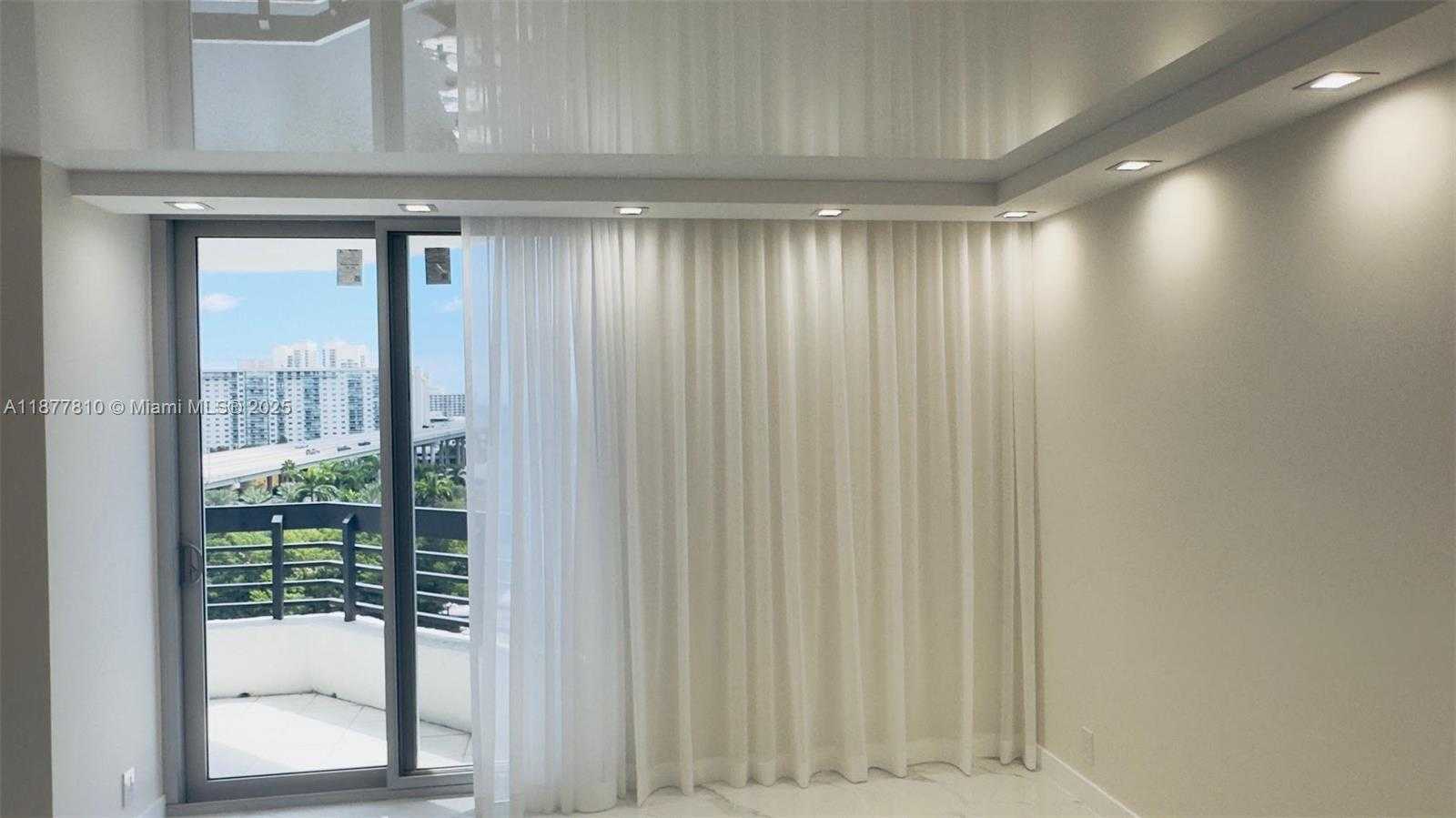 Small Image of 3500 MYSTIC POINTE DR #1107, Aventura Number 30