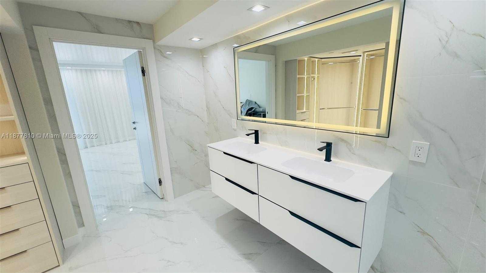 Small Image of 3500 MYSTIC POINTE DR #1107, Aventura Number 33
