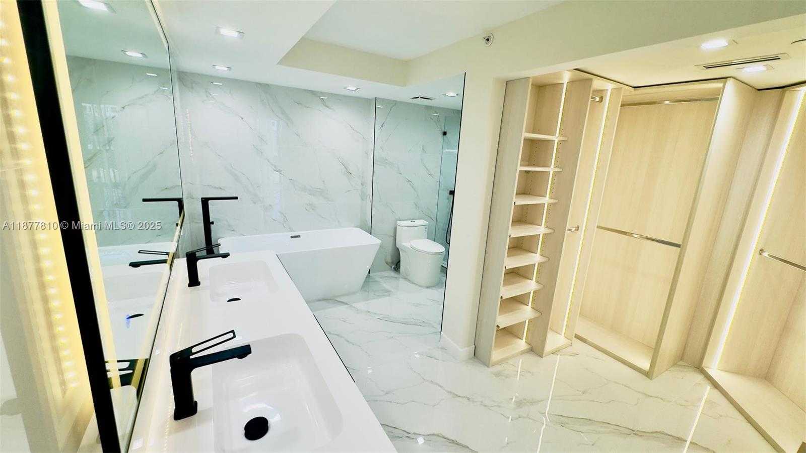 Small Image of 3500 MYSTIC POINTE DR #1107, Aventura Number 37
