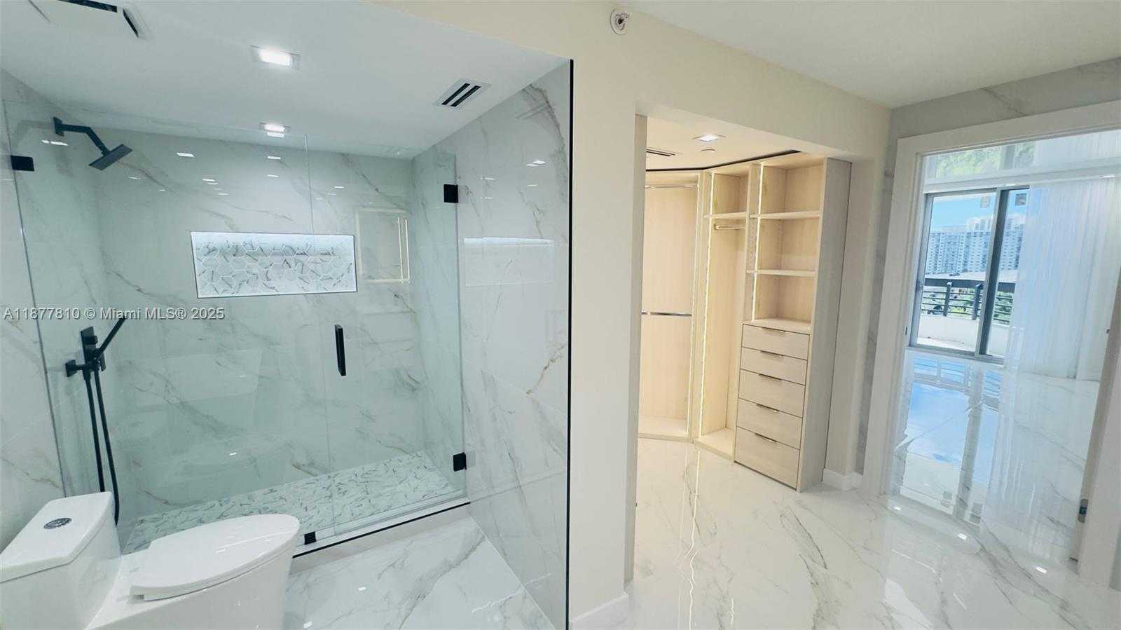 Small Image of 3500 MYSTIC POINTE DR #1107, Aventura Number 40