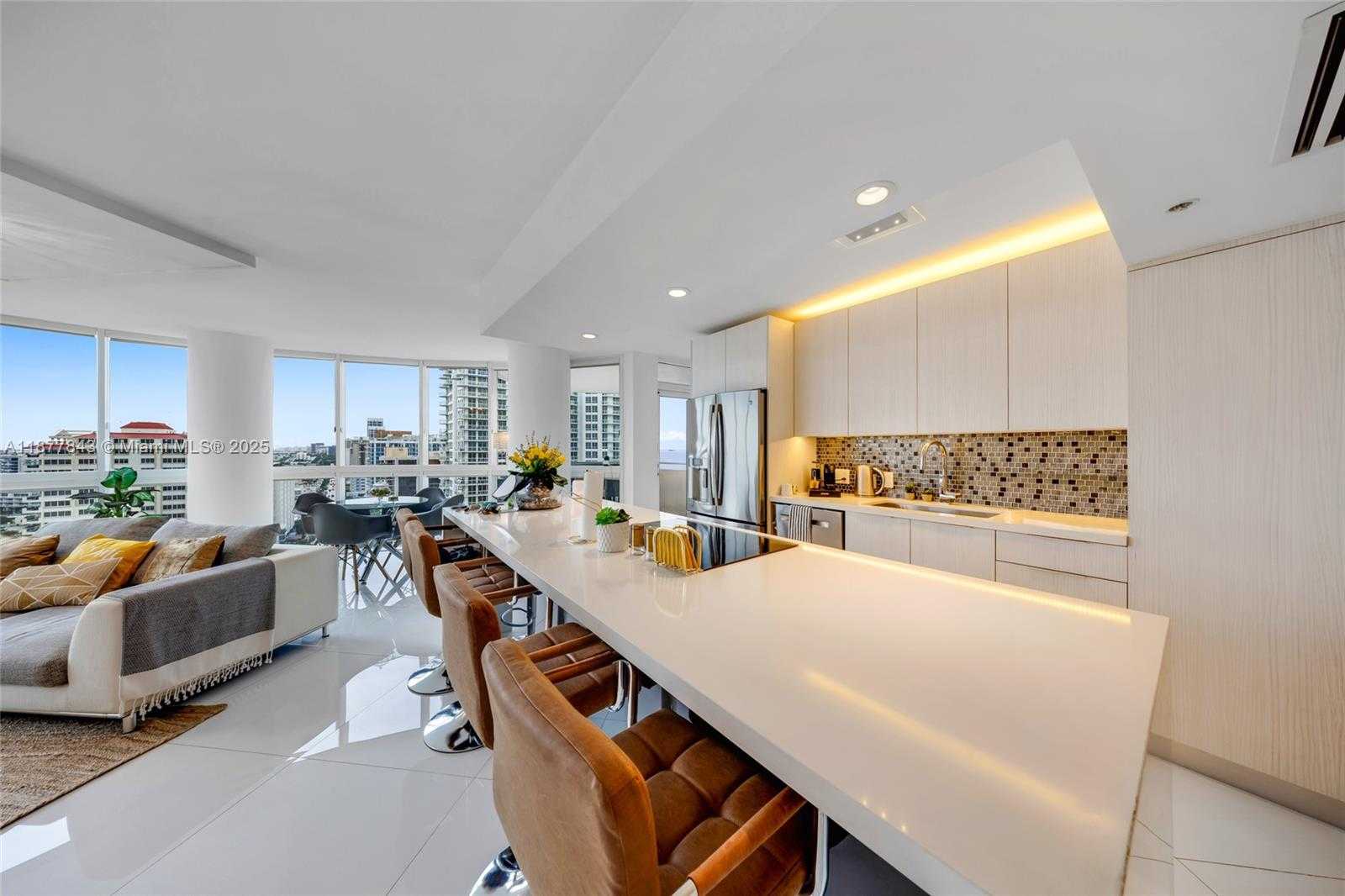 Small Image of 6301 COLLINS AVE #2107, Miami Beach Number 10