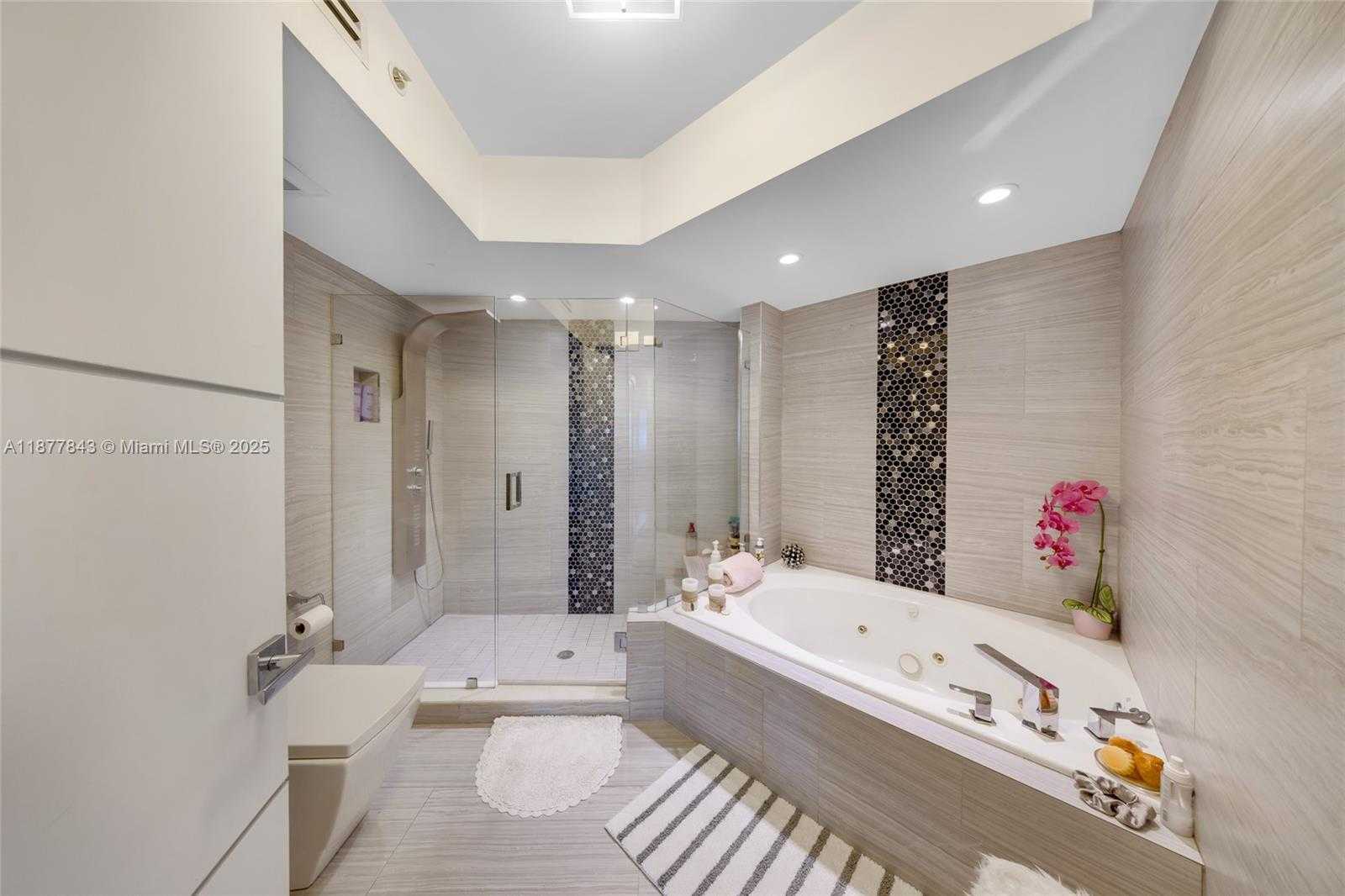 Small Image of 6301 COLLINS AVE #2107, Miami Beach Number 19