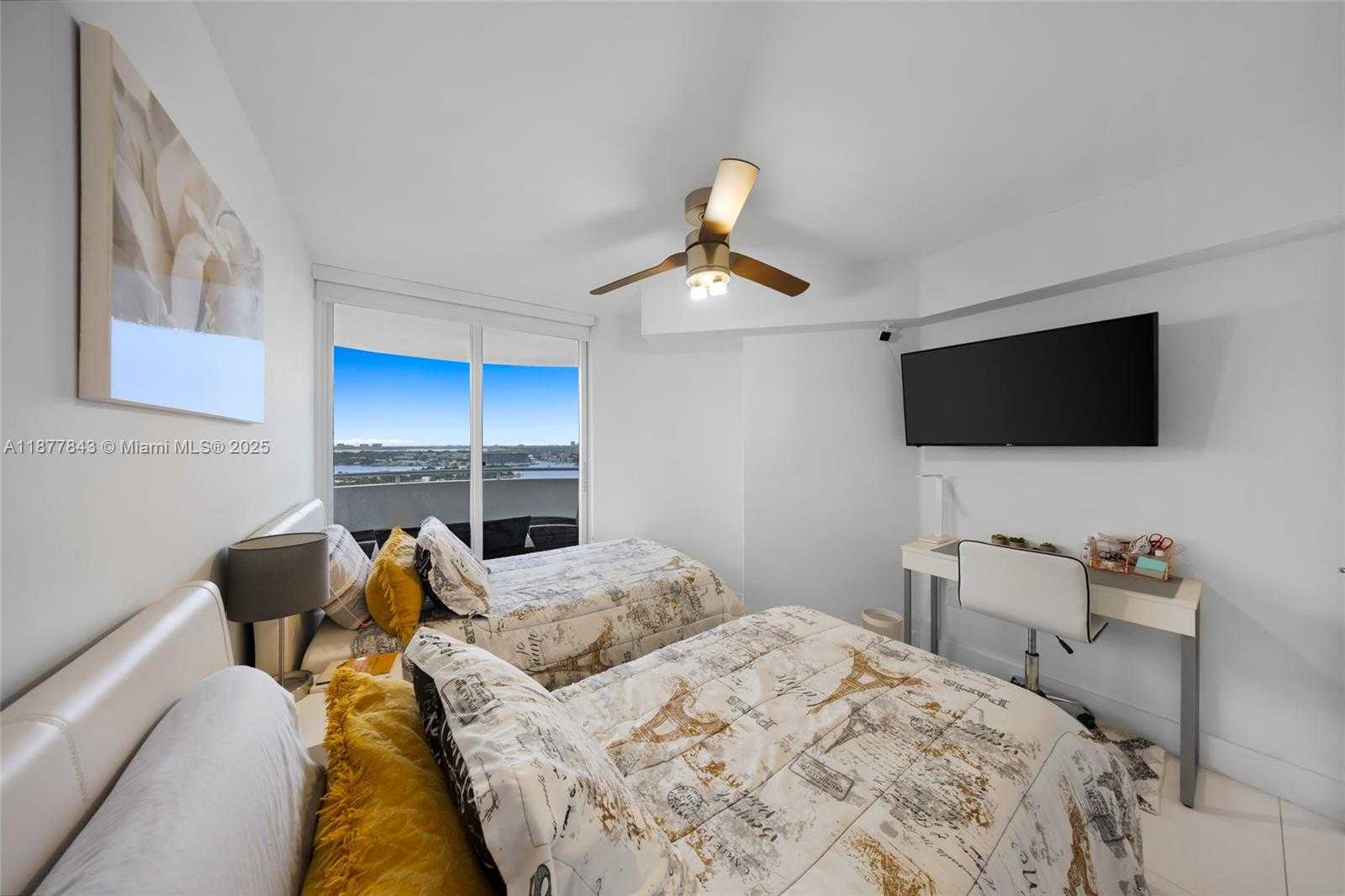 Small Image of 6301 COLLINS AVE #2107, Miami Beach Number 21