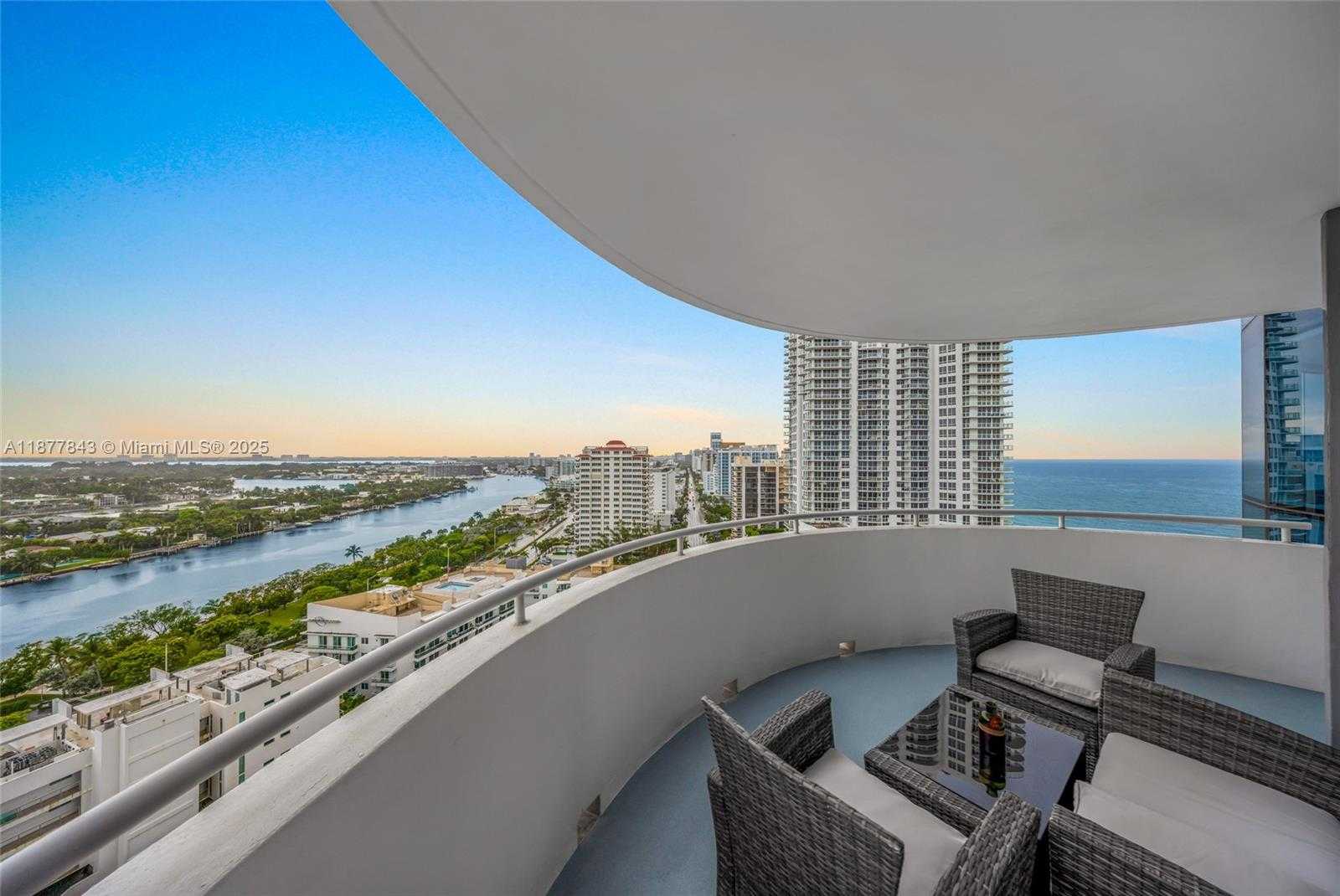 Small Image of 6301 COLLINS AVE #2107, Miami Beach Number 25