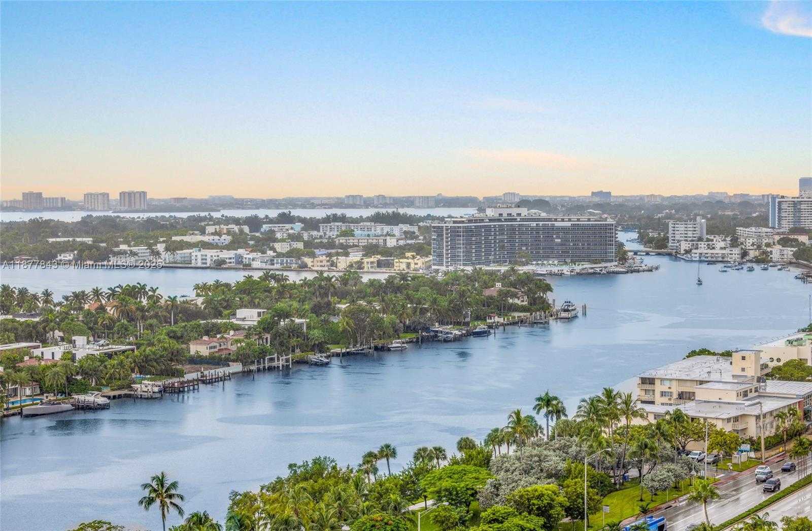 Small Image of 6301 COLLINS AVE #2107, Miami Beach Number 32