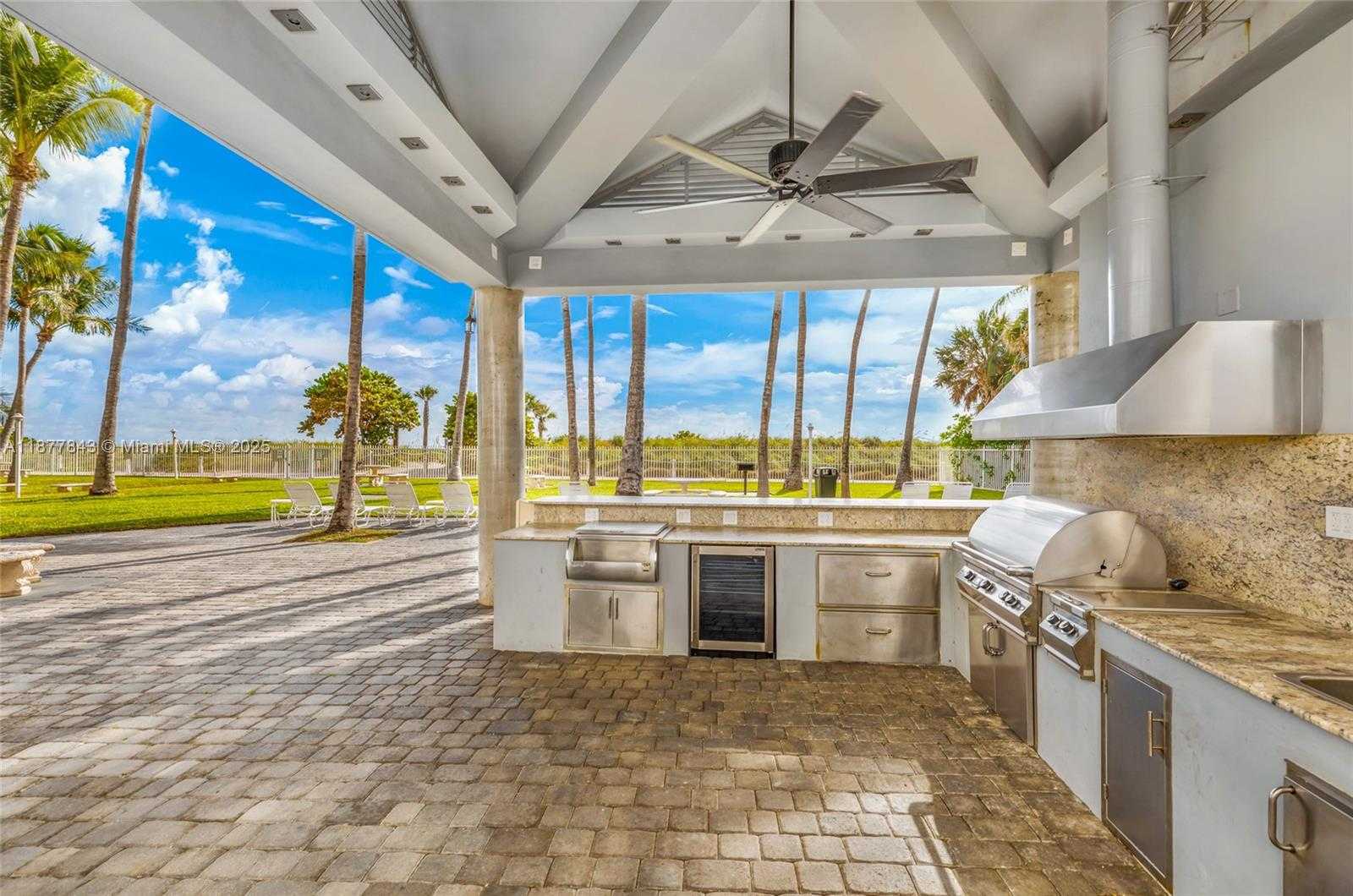 Small Image of 6301 COLLINS AVE #2107, Miami Beach Number 36