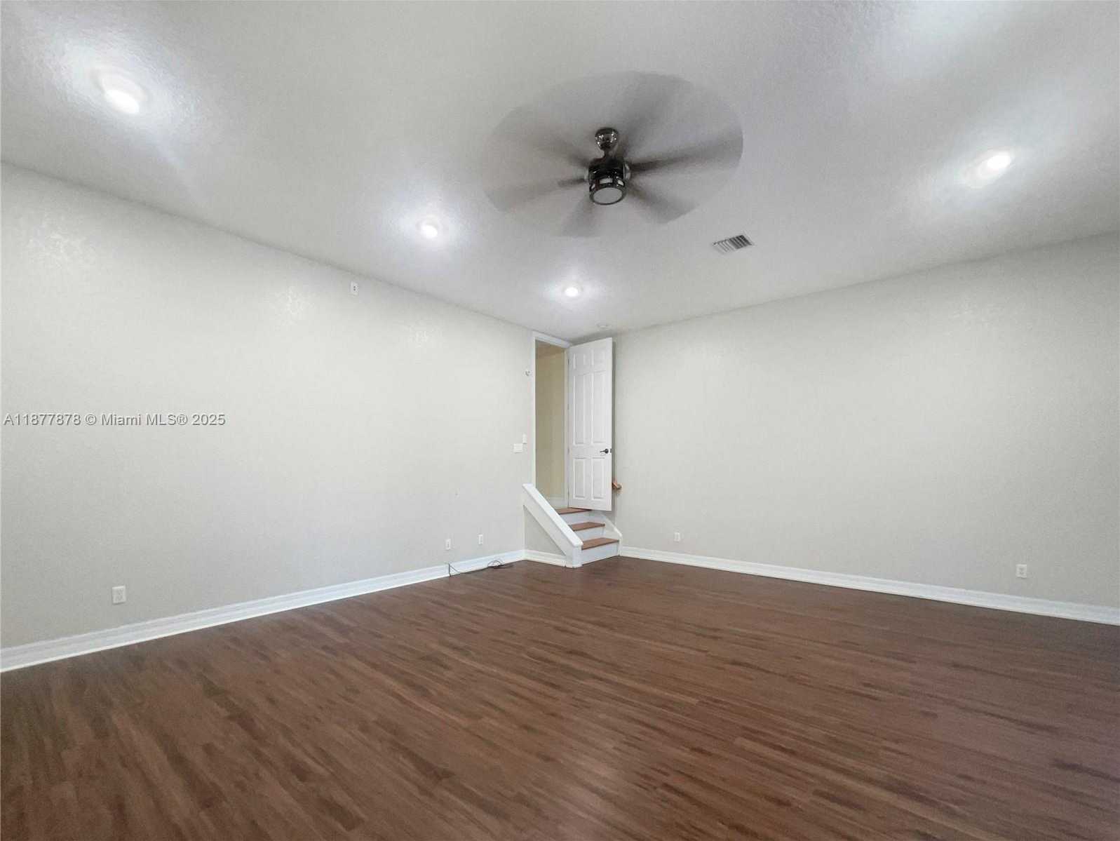 Small Image of 1340 APOLLO BEACH, Other City - In The State Of Florida Number 2