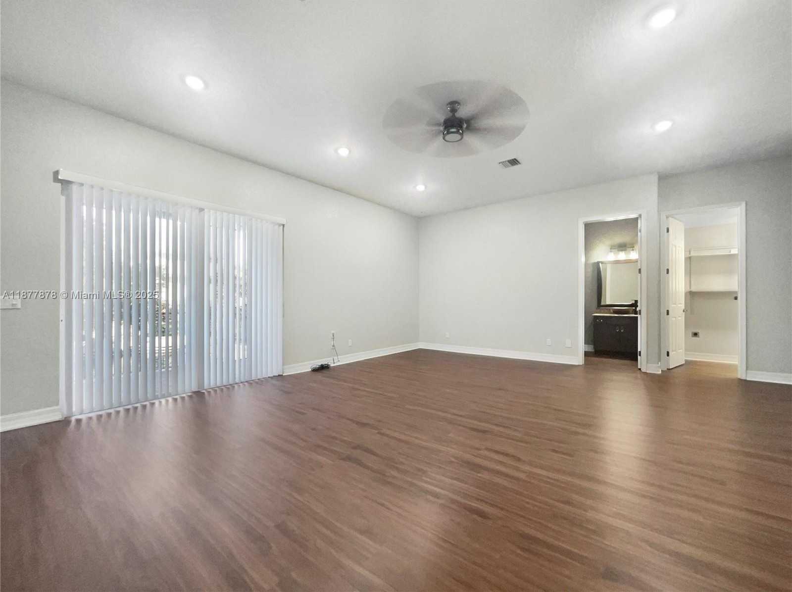 Small Image of 1340 APOLLO BEACH, Other City - In The State Of Florida Number 25