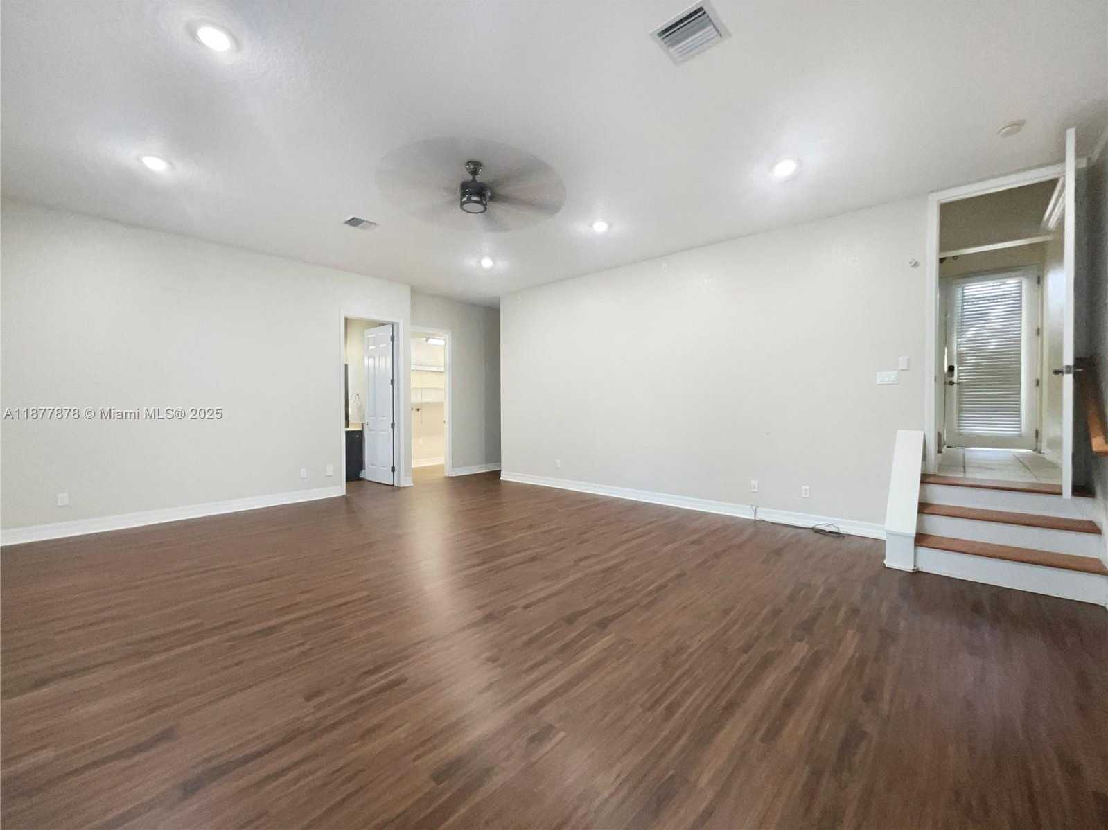 Small Image of 1340 APOLLO BEACH, Other City - In The State Of Florida Number 26
