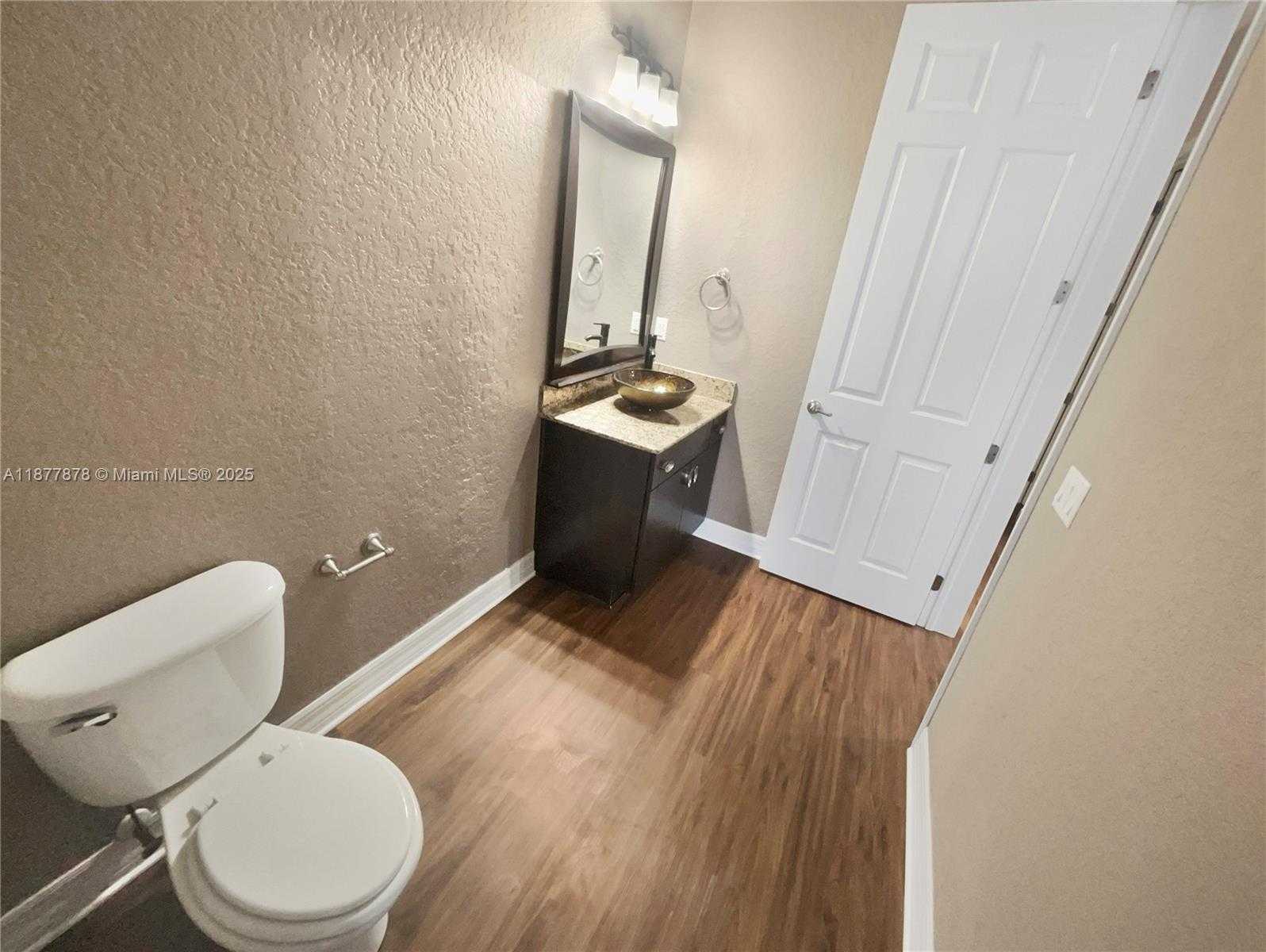 Small Image of 1340 APOLLO BEACH, Other City - In The State Of Florida Number 28
