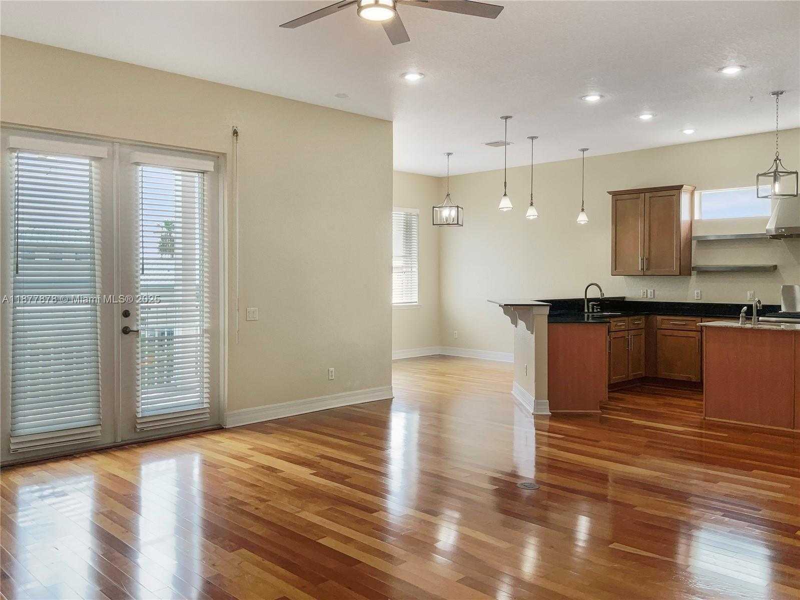 Small Image of 1340 APOLLO BEACH, Other City - In The State Of Florida Number 5