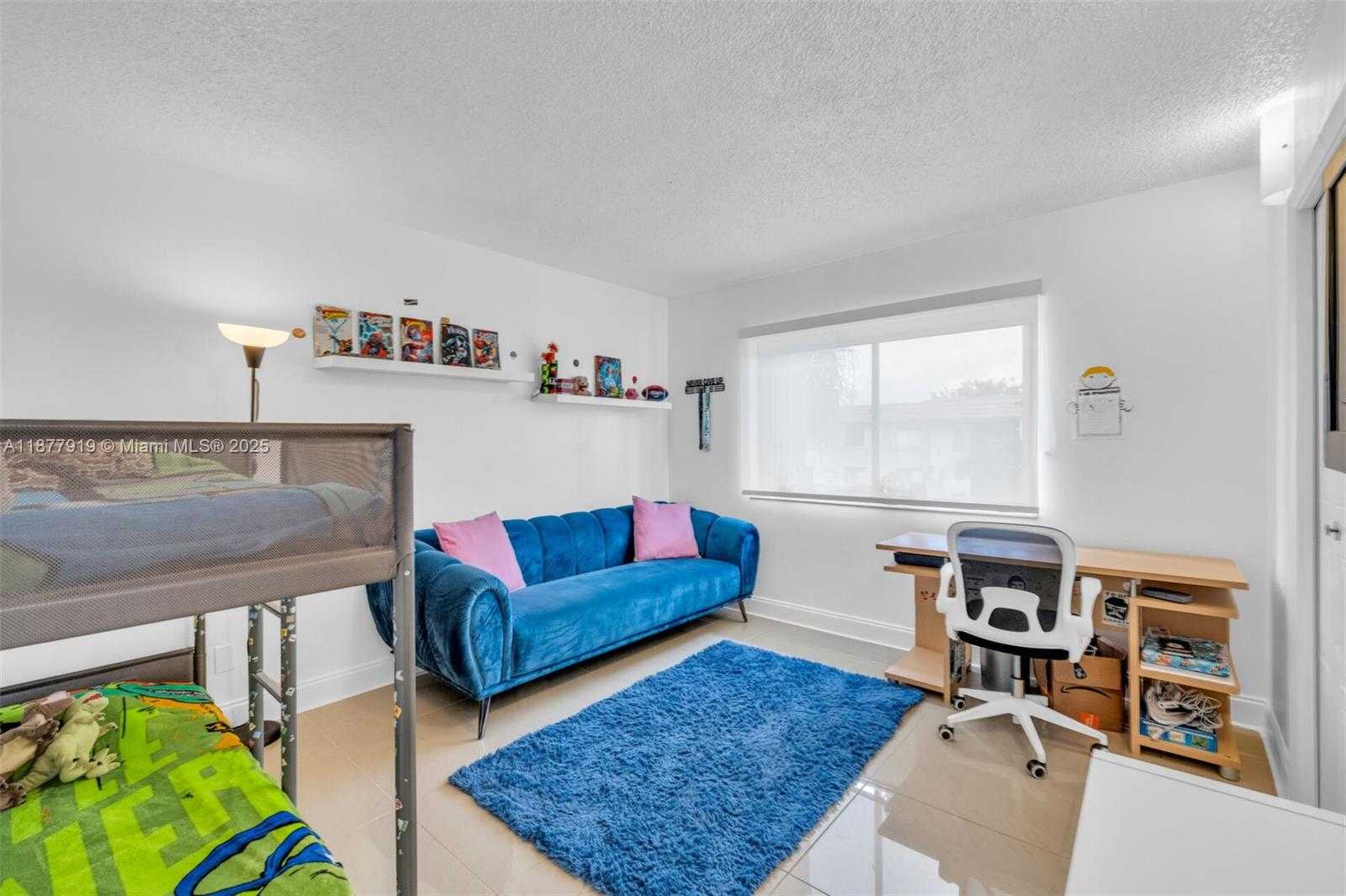 Small Image of 398 LAKEVIEW DR #205, Weston Number 11