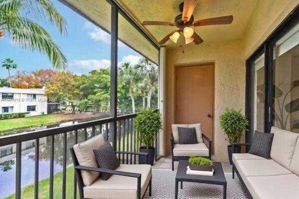 Small Image of 398 LAKEVIEW DR #205, Weston Number 13