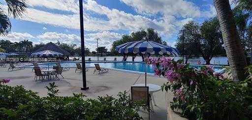 Small Image of 398 LAKEVIEW DR #205, Weston Number 18