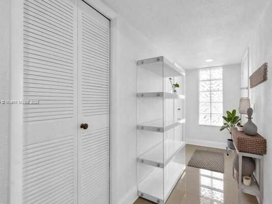 Small Image of 398 LAKEVIEW DR #205, Weston Number 3