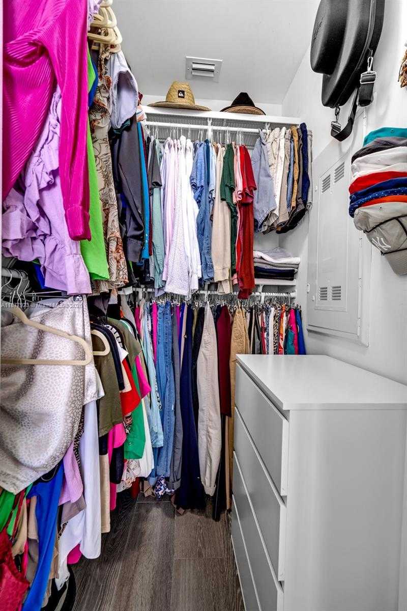 Small Image of 501 NORTH EAST 31ST ST #3704, Miami Number 25
