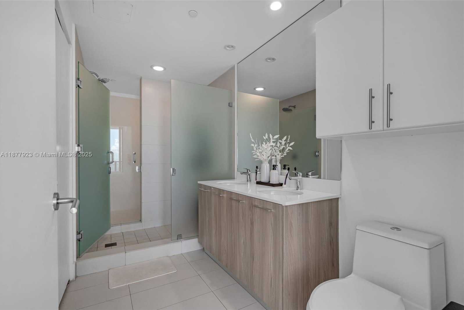 Small Image of 501 NORTH EAST 31ST ST #3704, Miami Number 26