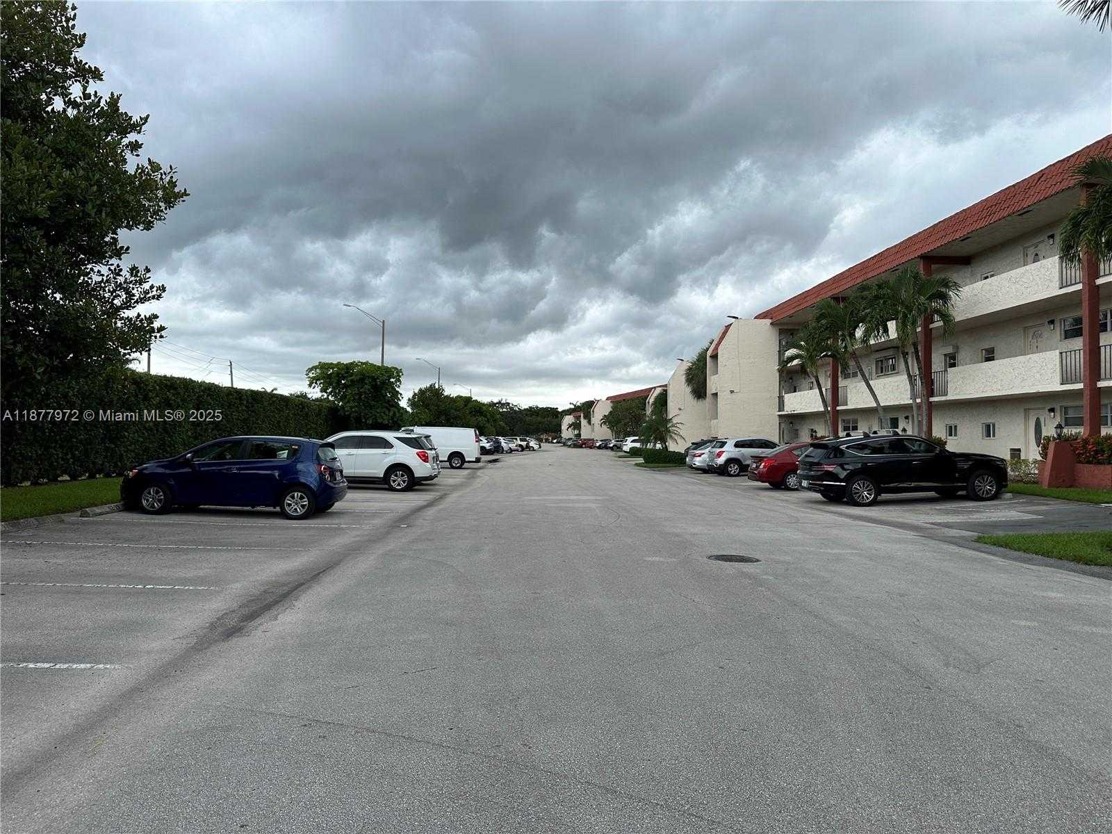 Small Image of 8901 EAST HOLLYBROOK BLVD #306, Pembroke Pines Number 4