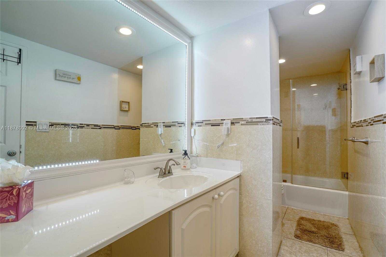 Small Image of 4001 SOUTH OCEAN DR #11J, Hollywood Number 11