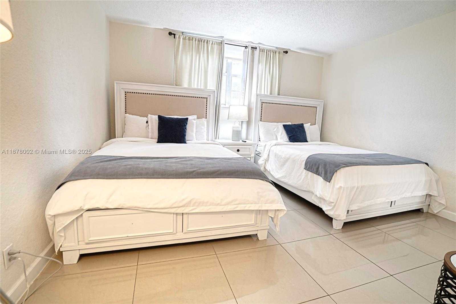 Small Image of 4001 SOUTH OCEAN DR #11J, Hollywood Number 6