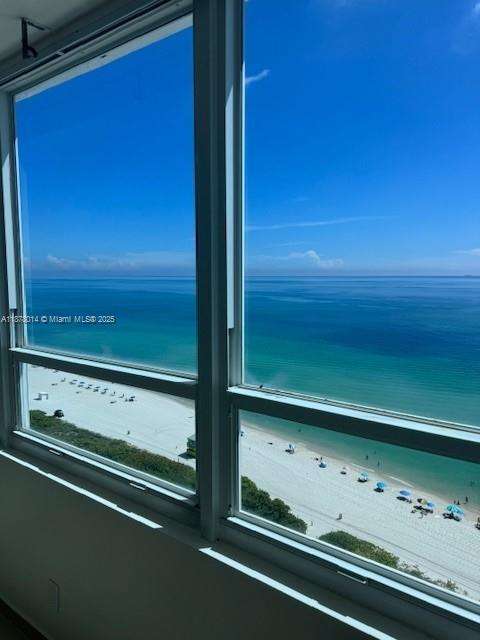 Small Image of 5445 COLLINS AVE #1602, Miami Beach Number 3