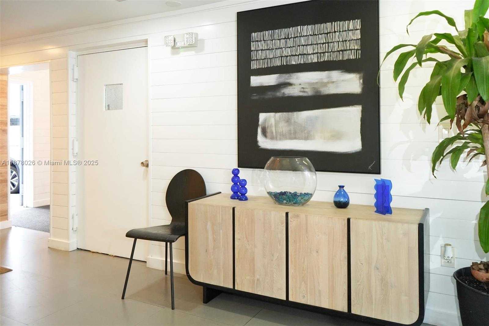 Small Image of 221 MERIDIAN AVE #211, Miami Beach Number 10