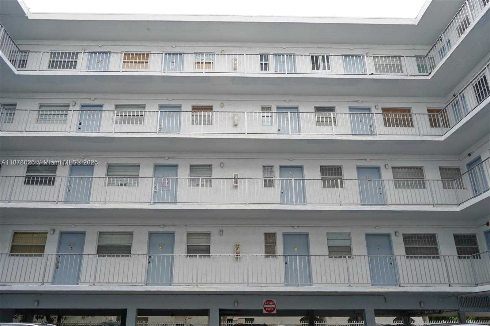 Small Image of 221 MERIDIAN AVE #211, Miami Beach Number 13