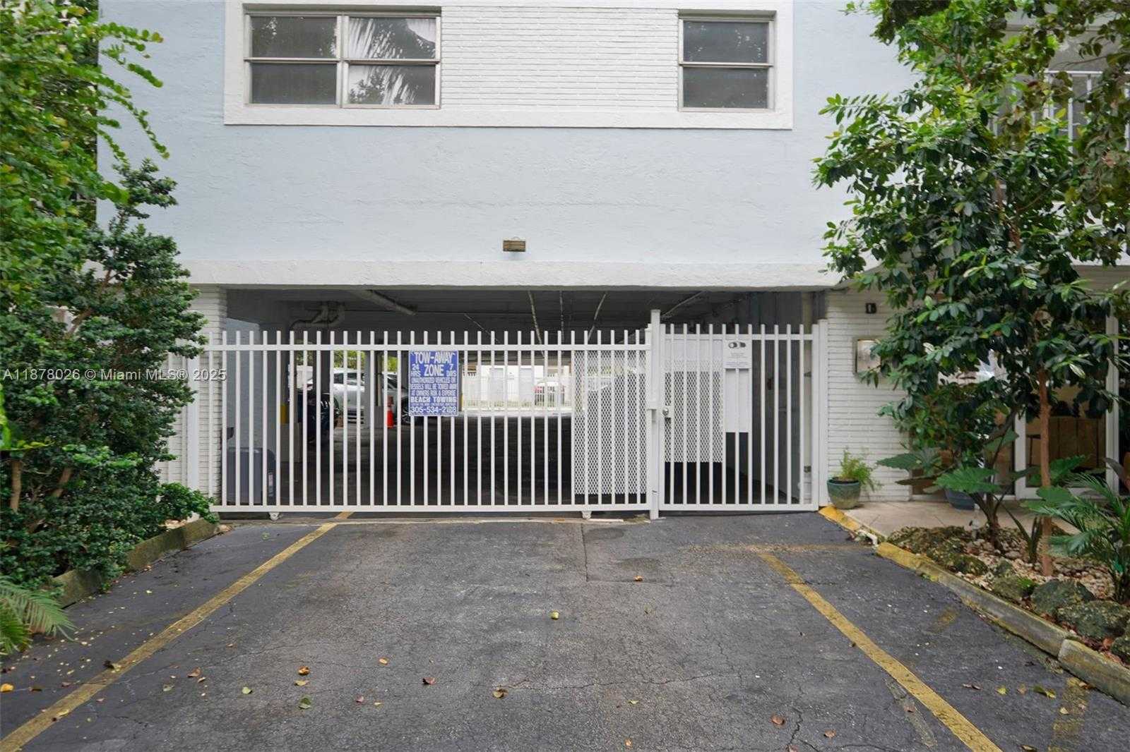 Small Image of 221 MERIDIAN AVE #211, Miami Beach Number 18