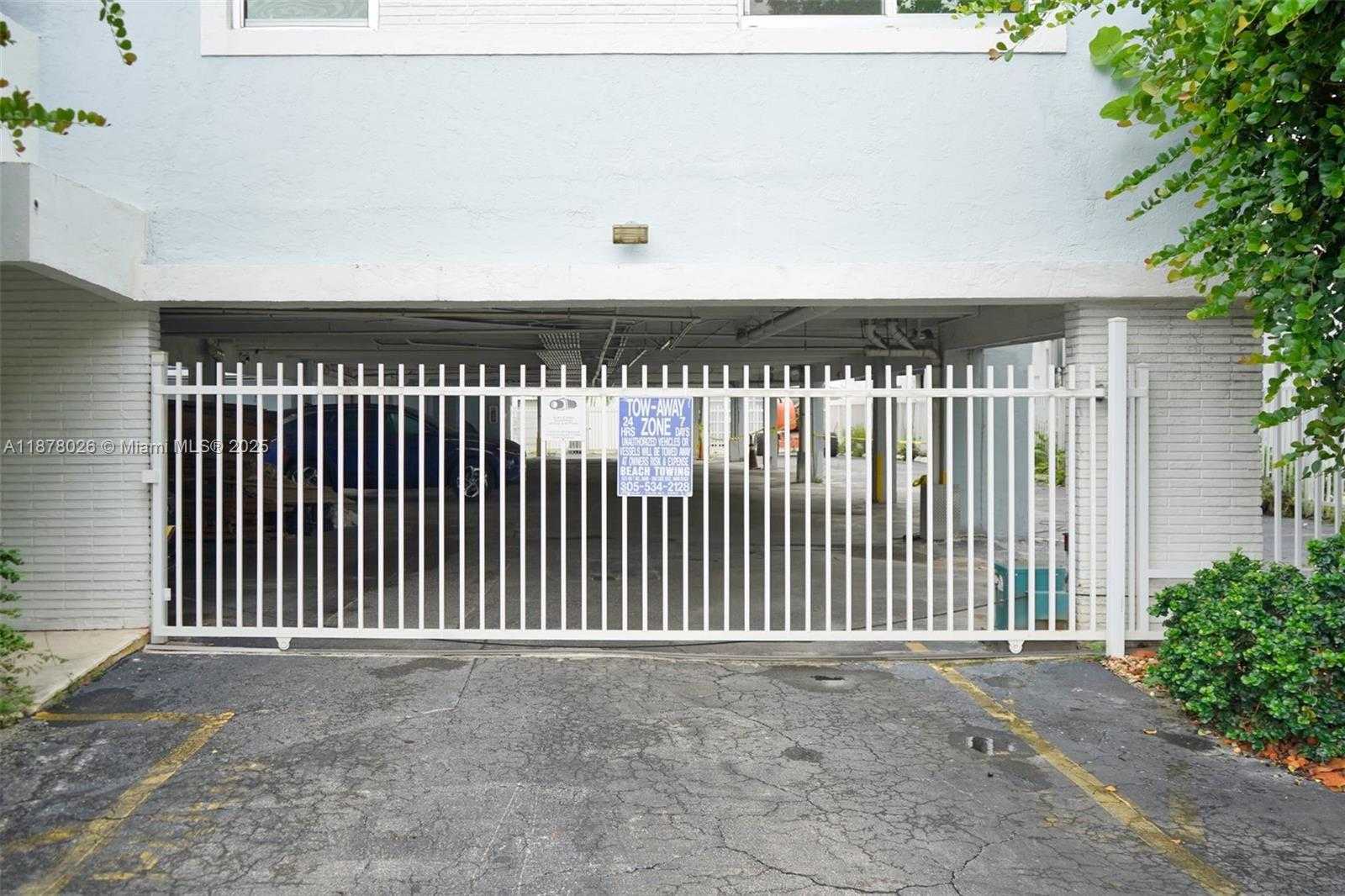 Small Image of 221 MERIDIAN AVE #211, Miami Beach Number 19