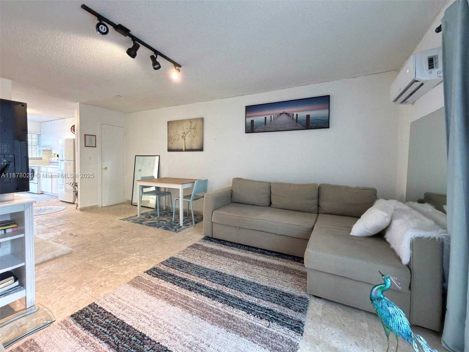 Small Image of 221 MERIDIAN AVE #211, Miami Beach Number 8