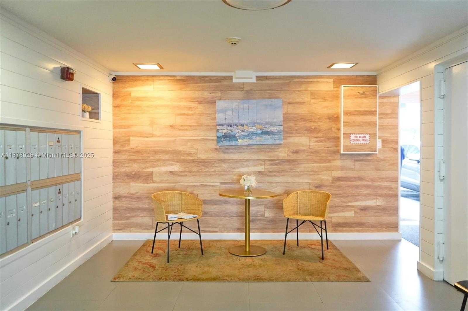 Small Image of 221 MERIDIAN AVE #211, Miami Beach Number 9