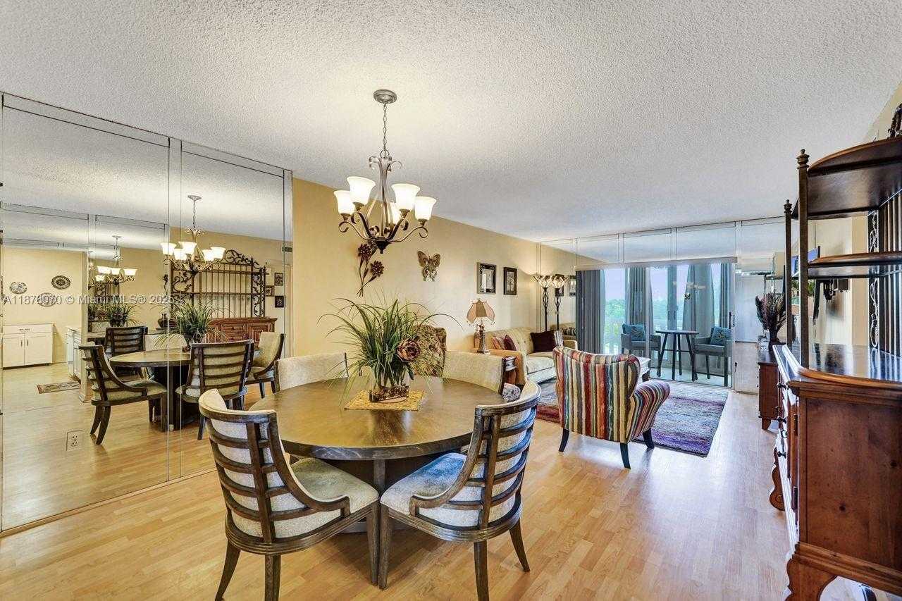 Small Image of 4001 HILLCREST DR #403, Hollywood Number 4