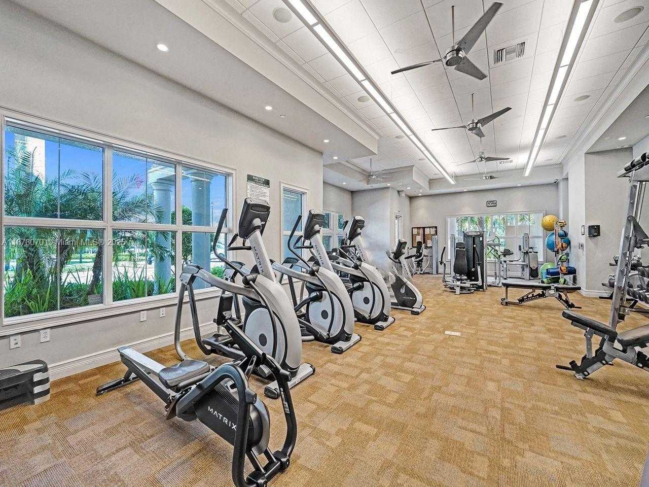 Small Image of 4001 HILLCREST DR #403, Hollywood Number 50