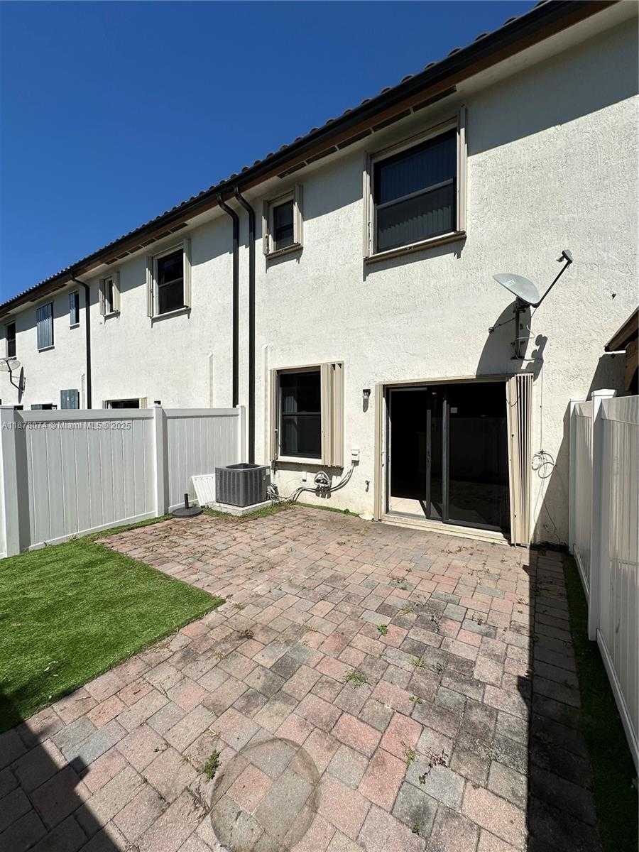 Small Image of 8938 WEST 35TH WAY, Hialeah Number 5