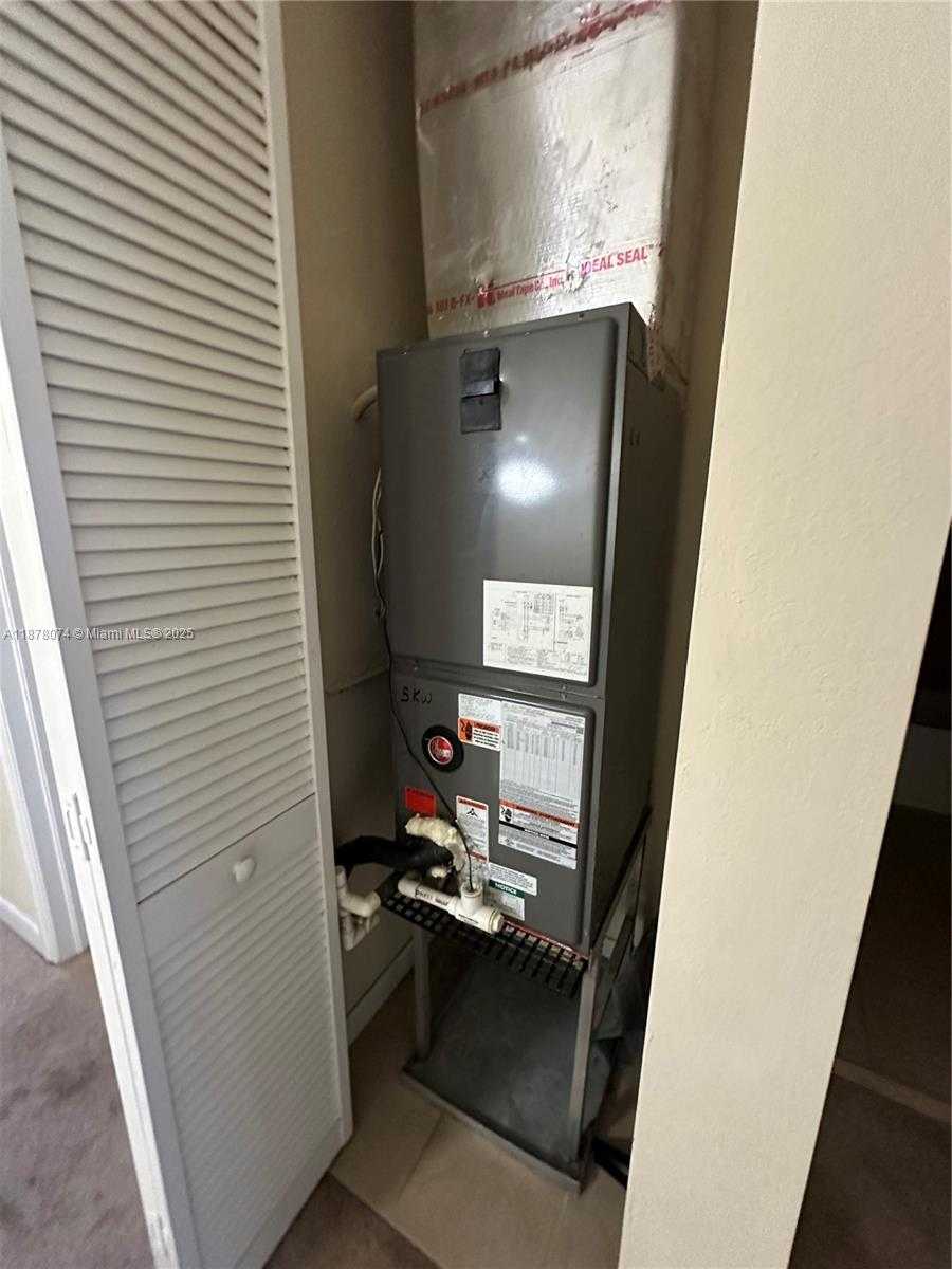Small Image of 8938 WEST 35TH WAY, Hialeah Number 7