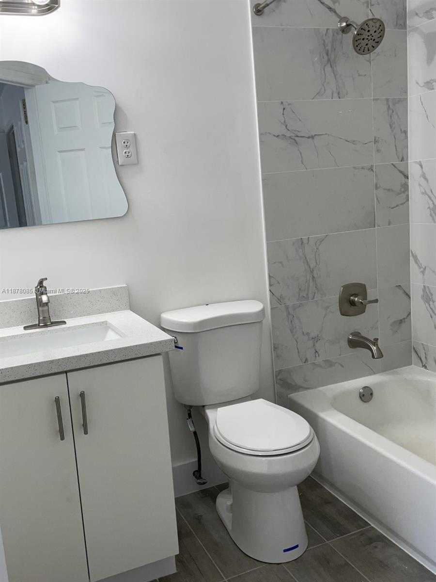 Small Image of 5725 NORTH WEST 114TH PATH #106, Doral Number 10
