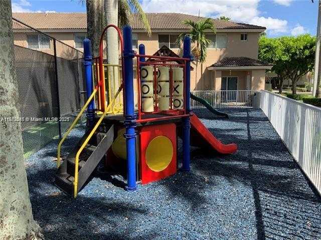 Small Image of 5725 NORTH WEST 114TH PATH #106, Doral Number 22