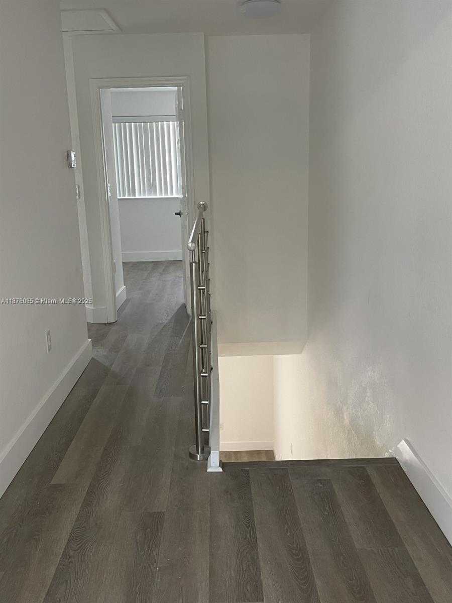 Small Image of 5725 NORTH WEST 114TH PATH #106, Doral Number 8