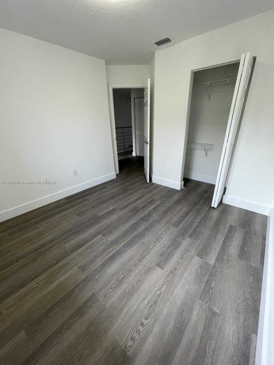 Small Image of 5725 NORTH WEST 114TH PATH #106, Doral Number 9