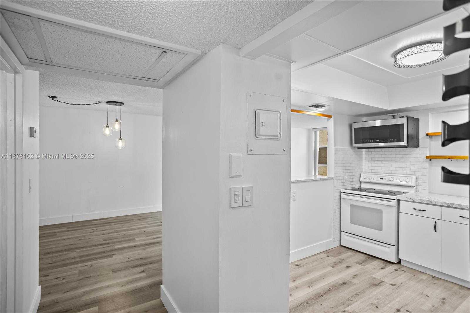 Small Image of 2101 ATLANTIC SHORES BLVD #107, Hallandale Beach Number 11