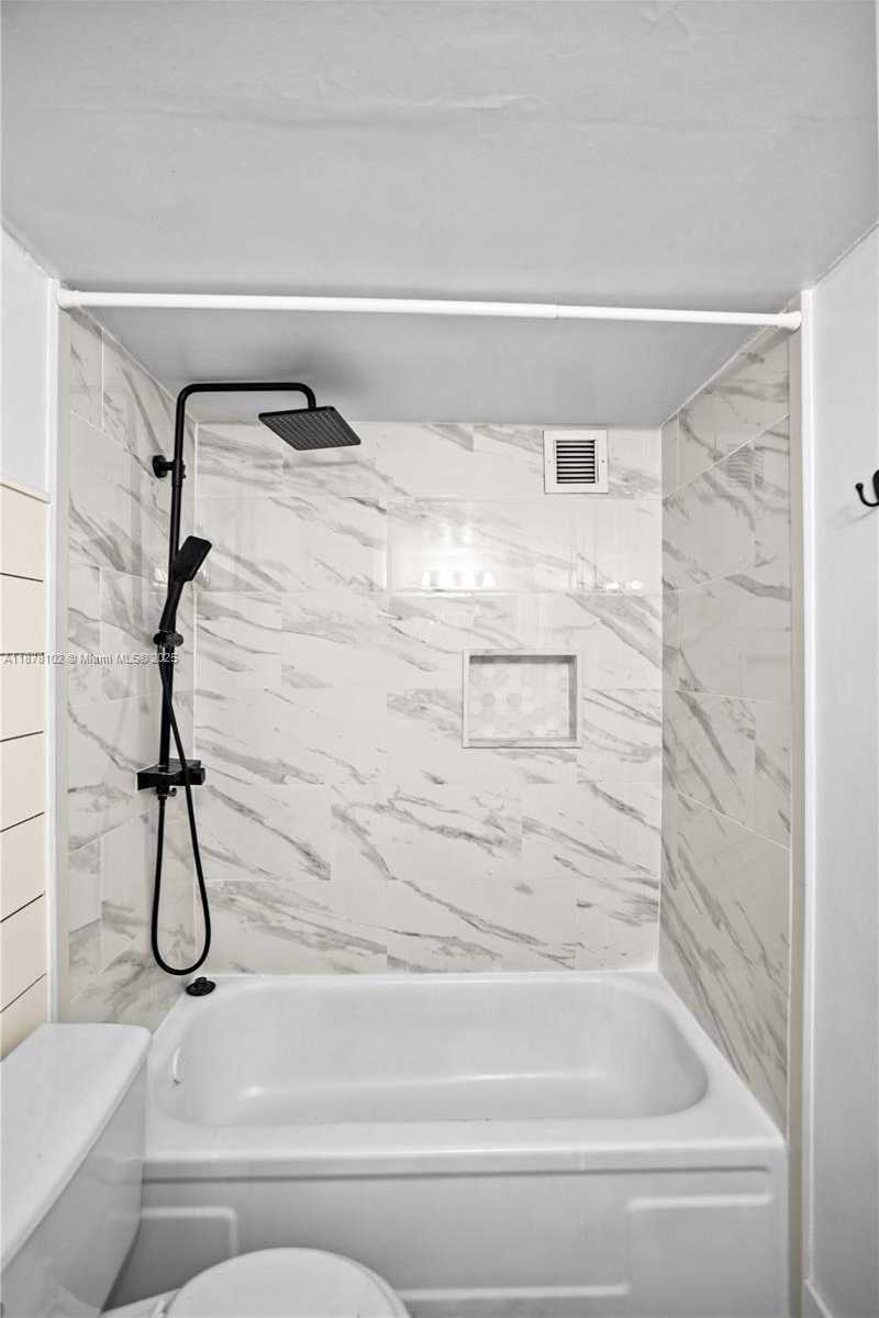 Small Image of 2101 ATLANTIC SHORES BLVD #107, Hallandale Beach Number 25