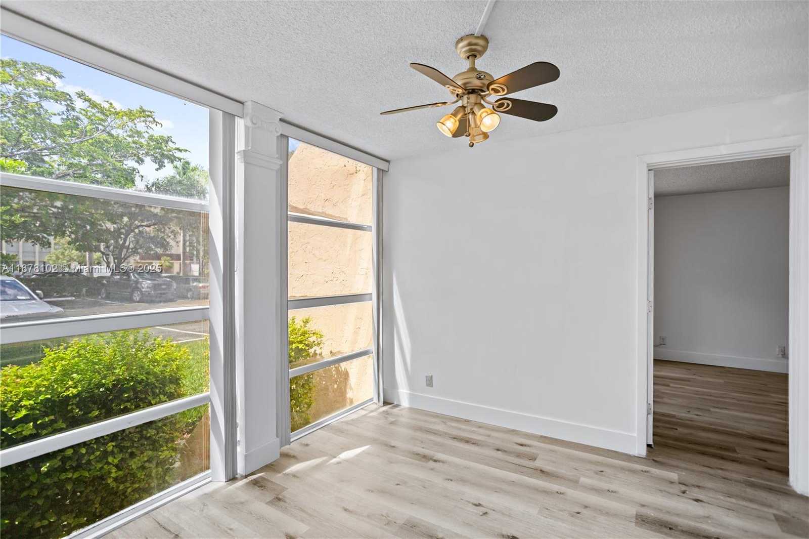 Small Image of 2101 ATLANTIC SHORES BLVD #107, Hallandale Beach Number 29