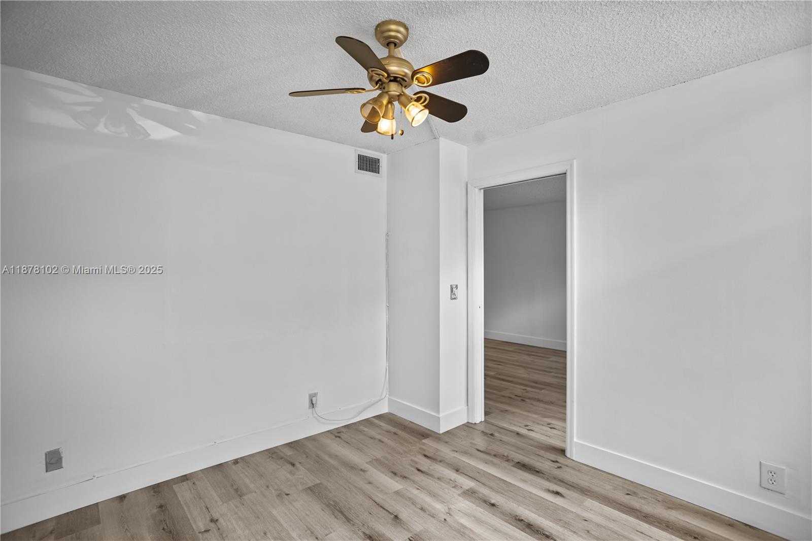 Small Image of 2101 ATLANTIC SHORES BLVD #107, Hallandale Beach Number 31