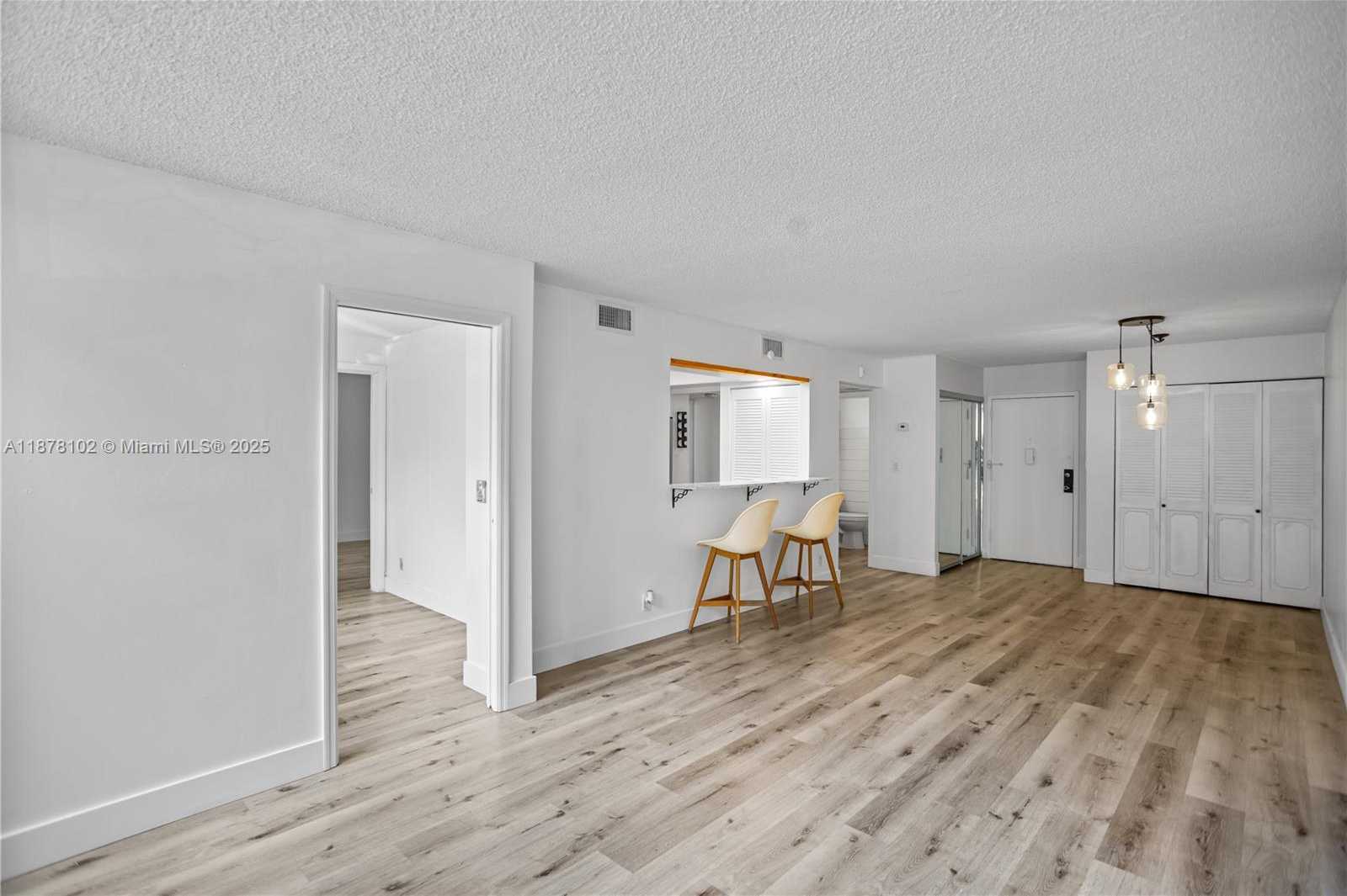 Small Image of 2101 ATLANTIC SHORES BLVD #107, Hallandale Beach Number 5