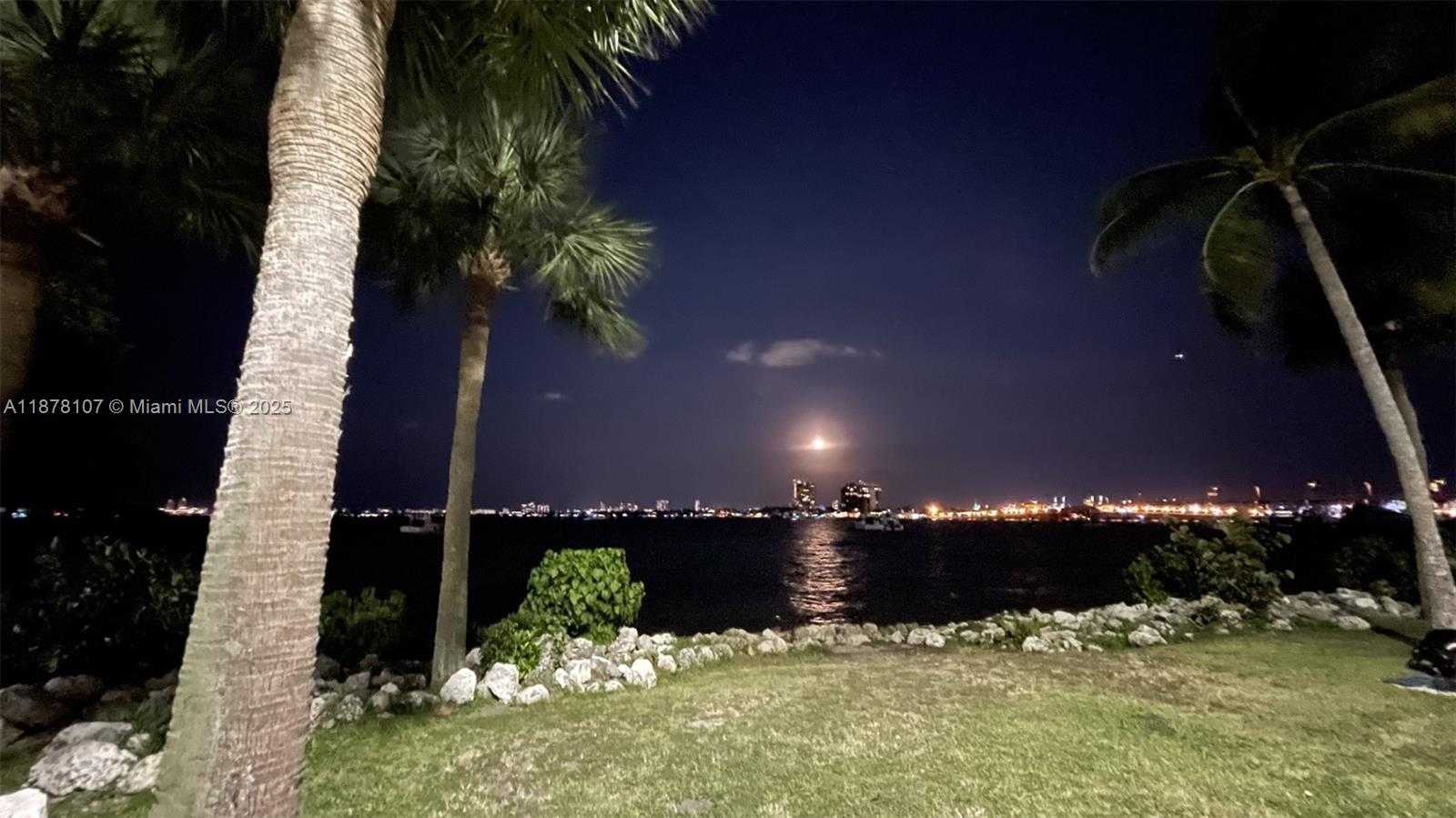Small Image of 1750 NORTH BAYSHORE DR #2502, Miami Number 19