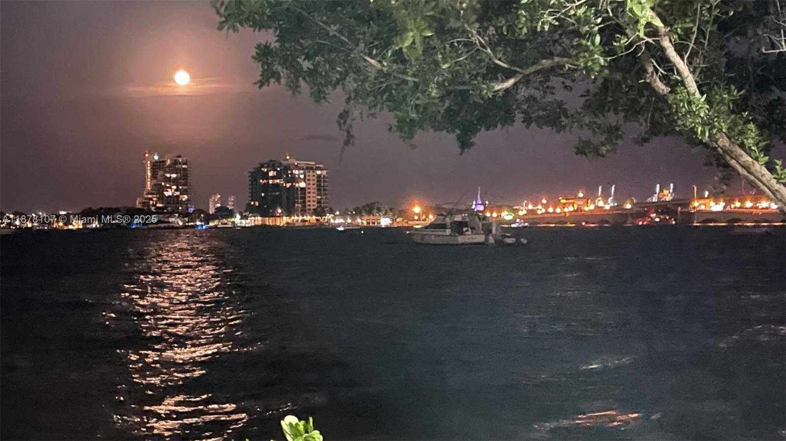 Small Image of 1750 NORTH BAYSHORE DR #2502, Miami Number 20
