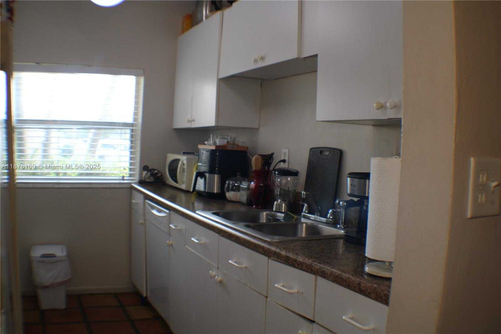 Small Image of 12003 SOUTH WEST 110TH ST CIR N, Miami Number 4