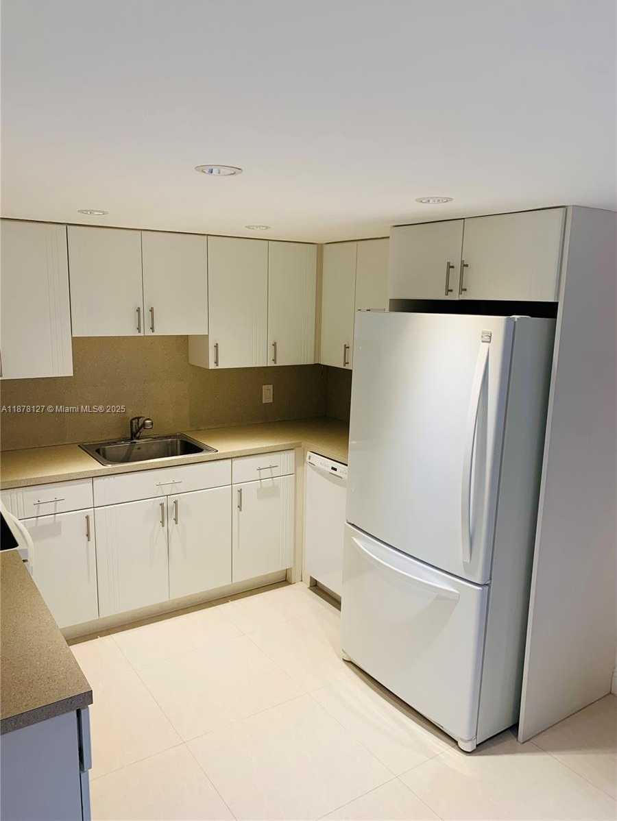 Small Image of 16500 GOLF CLUB RD #101, Weston Number 14