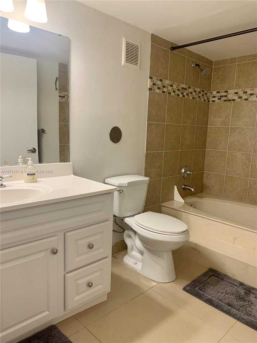 Small Image of 16500 GOLF CLUB RD #101, Weston Number 23